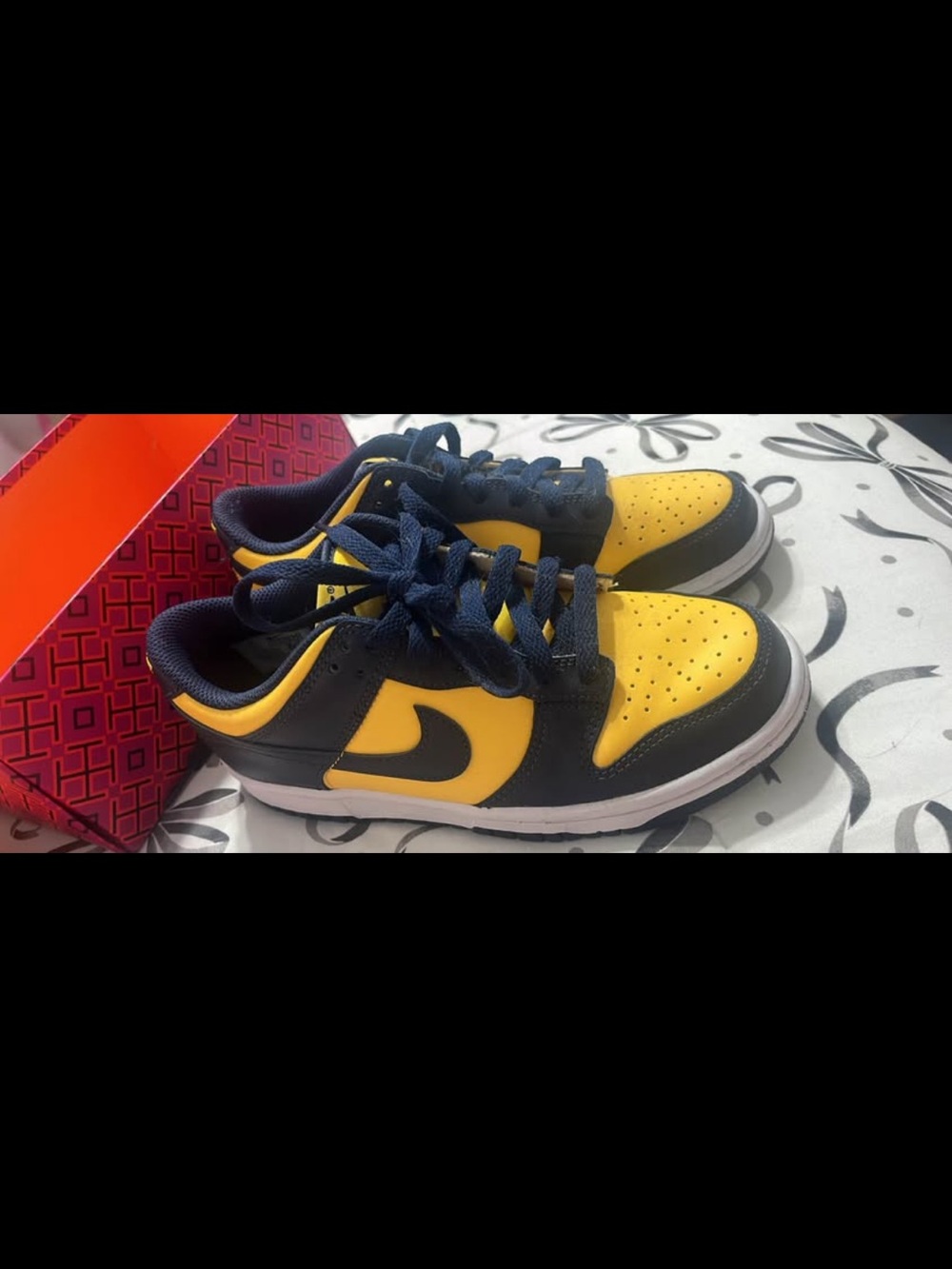 Nike Men’s Low-Top Athletic Shoes in Yellow and Navy